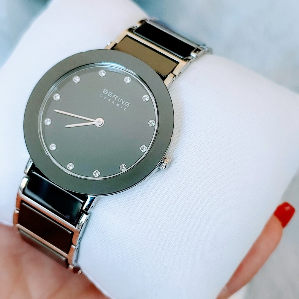 BNIB Ladies Bering Watch (Ceramic/Polished Silver)